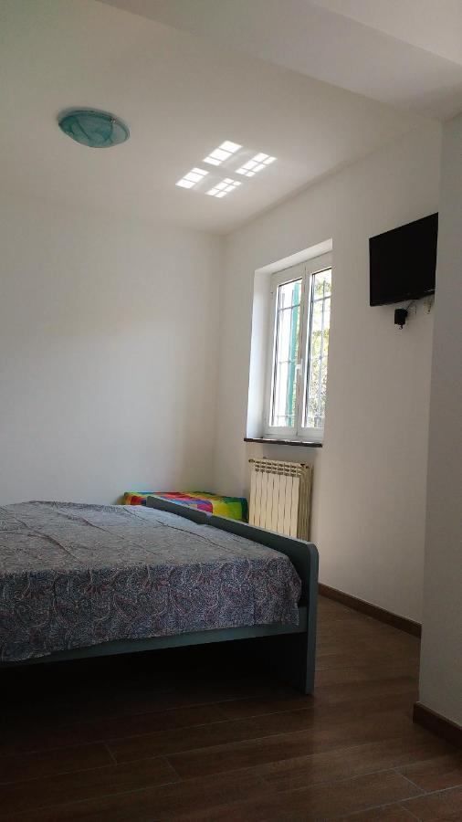 Bed and Breakfast La Vie Est Belle Finale Ligure Exterior foto